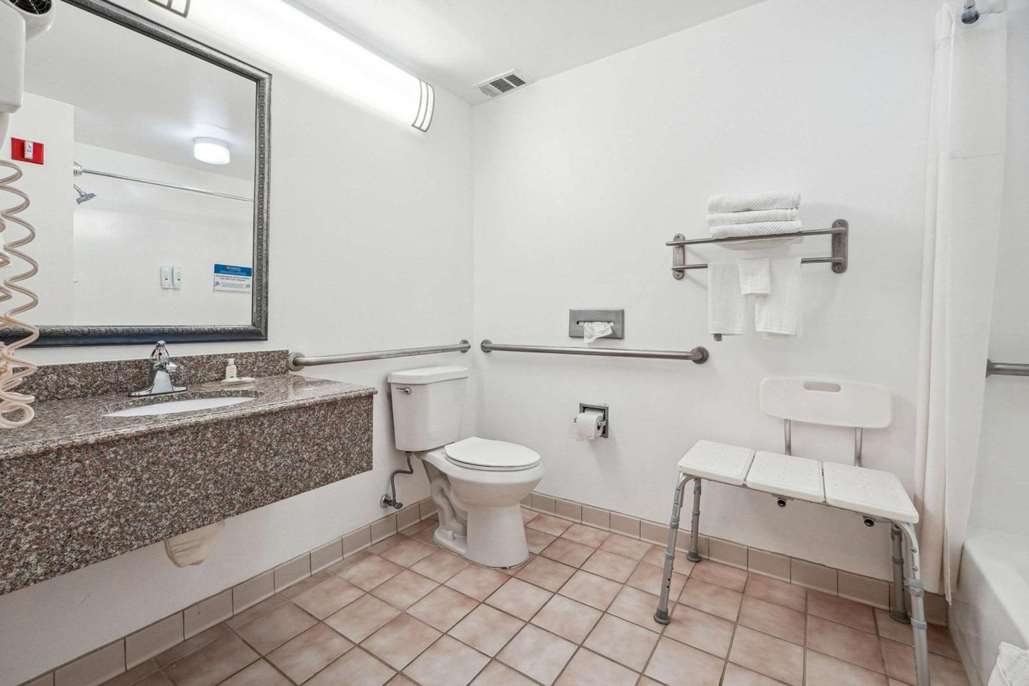 Quality Inn & Suites Dawsonville Eksteriør bilde