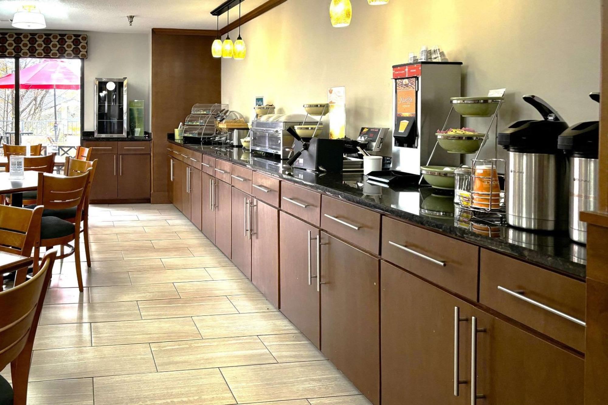 Quality Inn & Suites Dawsonville Eksteriør bilde